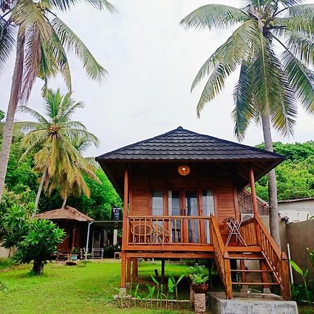 Yellow Coco Gili Gede Экстерьер фото